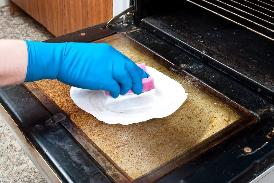 how to clean your oven easily