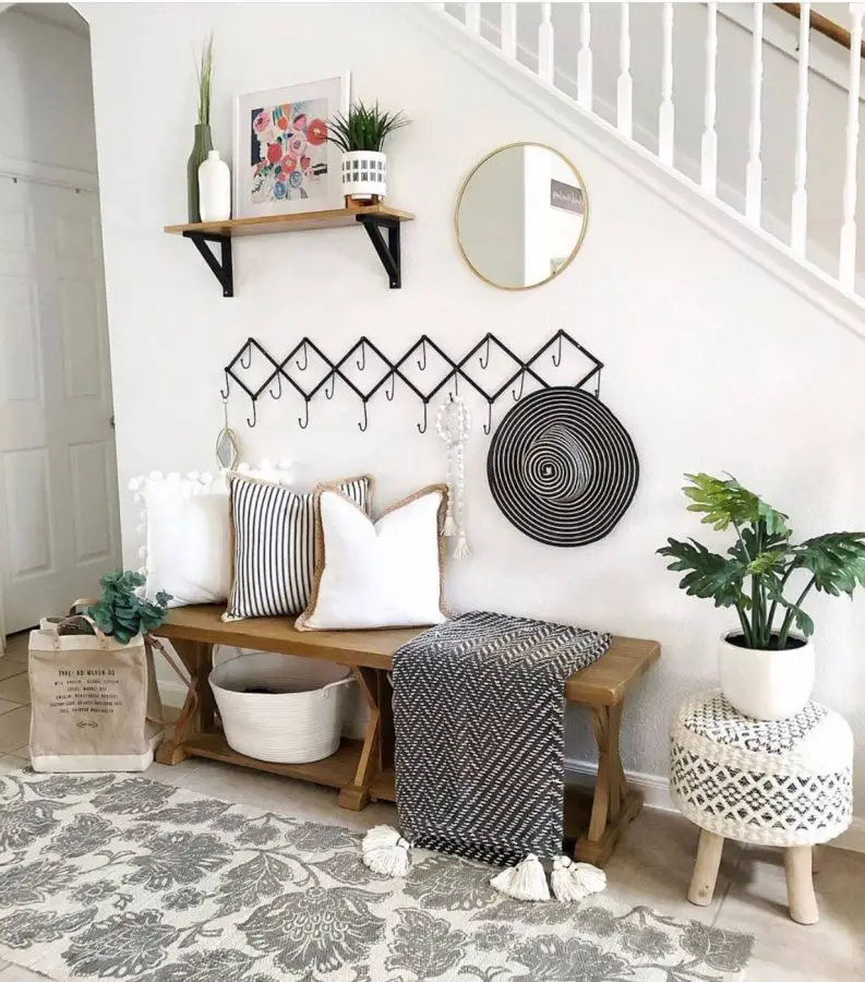 Entryway Decor Ideas - Welcome Your Guest with the Right Furniture