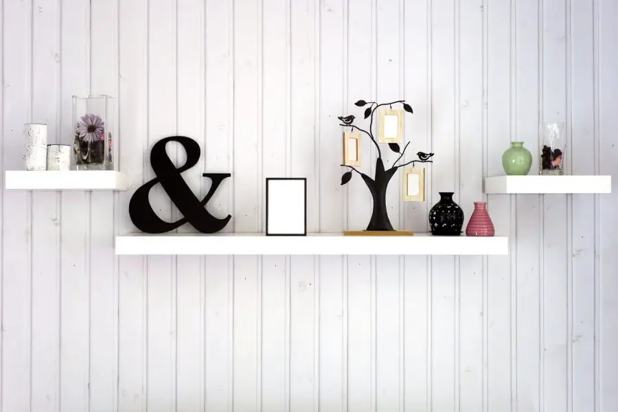 how to decorate shelves in living room