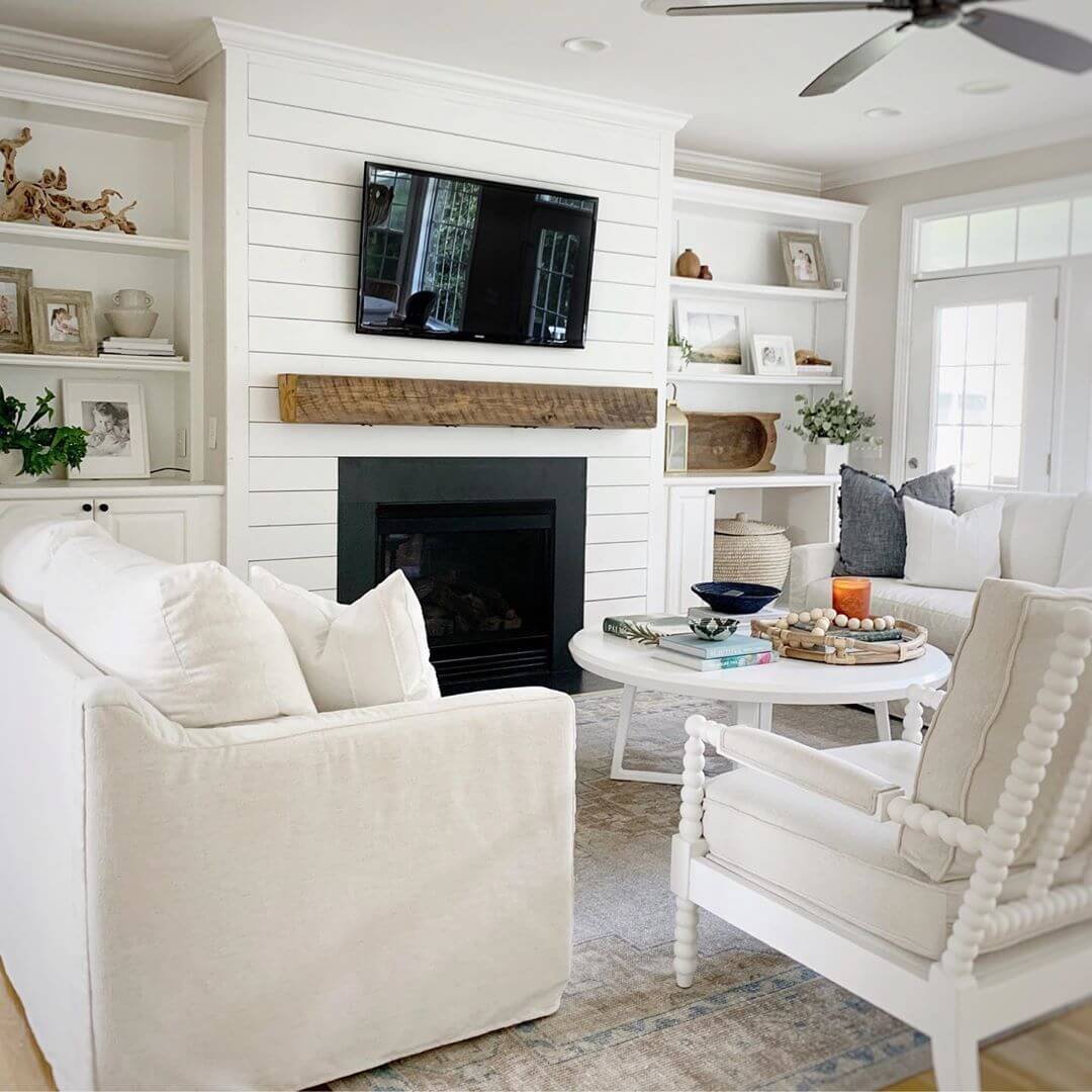 Black and White Coastal Living Room