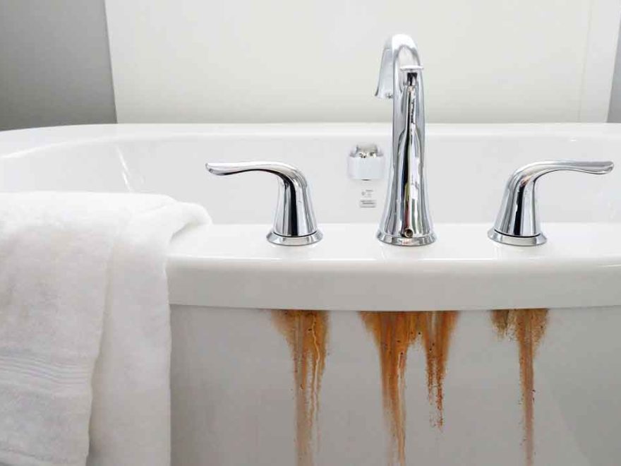 How to Remove Rust Stains from Porcelain Bathtub