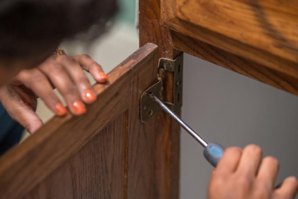 how to paint kitchen cabinets without sanding