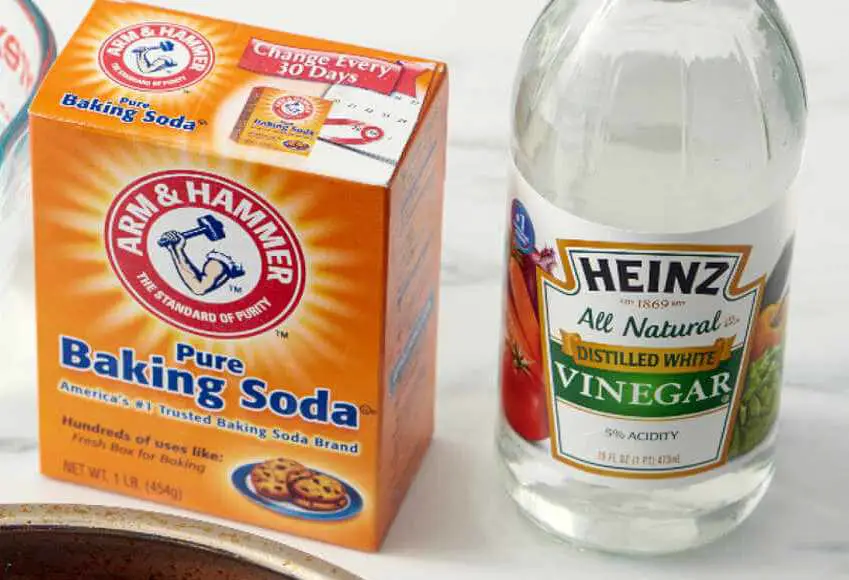 baking soda and vinegar to clean old blood stain from mattress cover