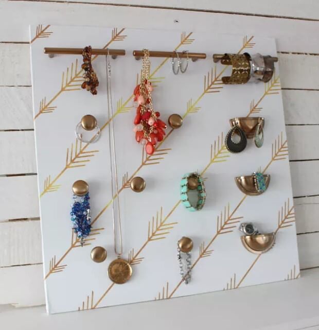 DIY Cabinet Hardware Jewelry Organizer at thehappyhousie.com