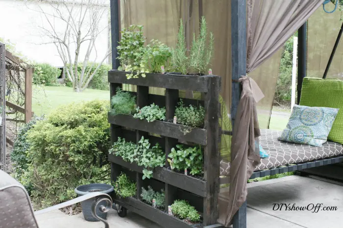 DIY Free Standing Pallet Herb Garden