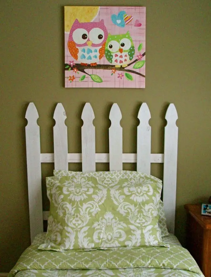 DIY Picket Fence Headboard for Kids Room