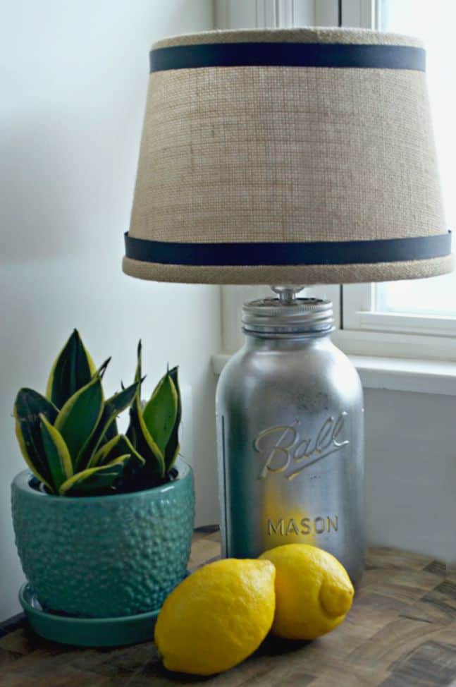 DIY Mason jar lamp