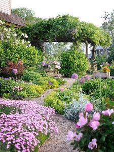 15 Gorgeous Flower Bed Design Ideas for Your Front Yard