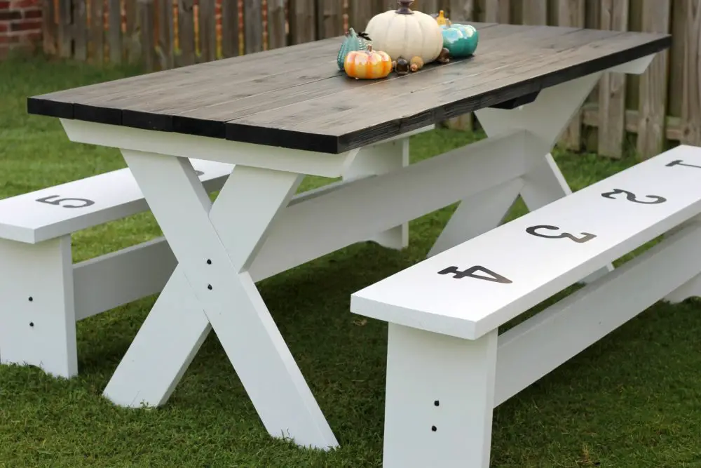 Farmhouse Picnic Table 