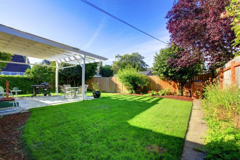 21 Beautiful Backyard Landscaping Ideas On A Budget