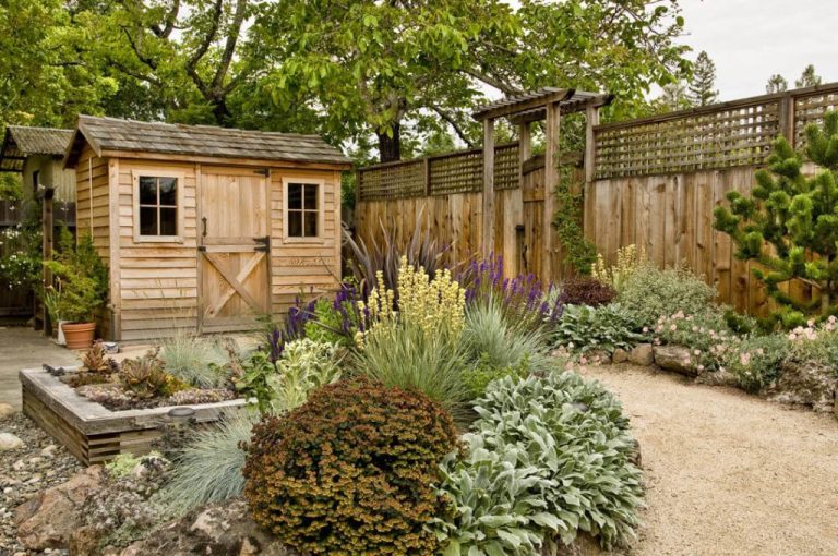 21 Beautiful Backyard Landscaping Ideas On A Budget