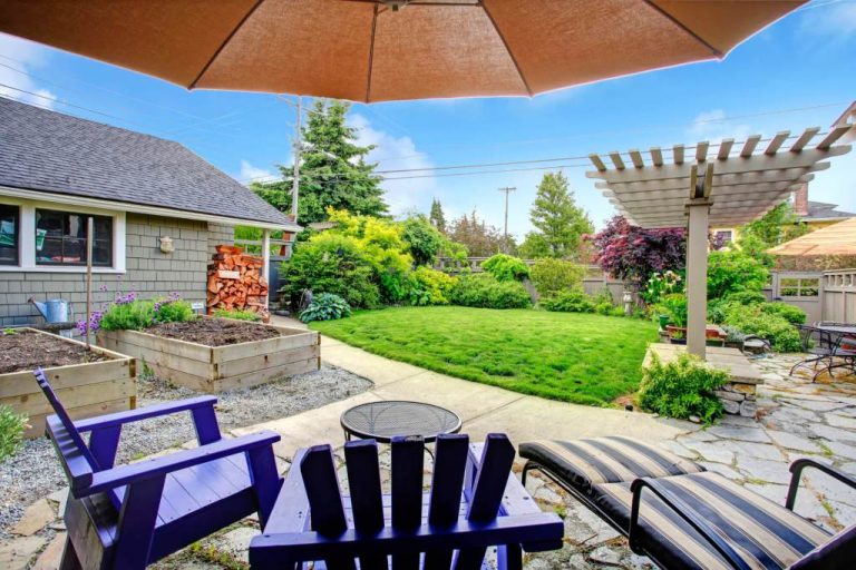 21 Beautiful Backyard Landscaping Ideas On A Budget