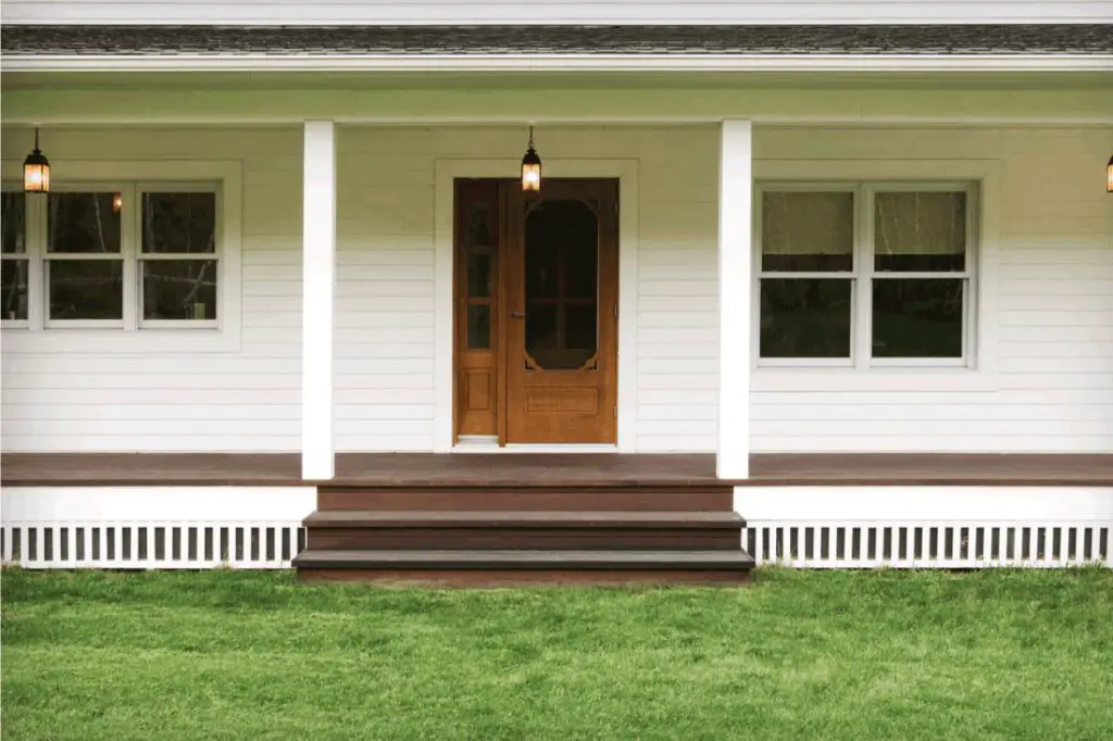 Classic Vertical wooden Plank - Porch lattice arternatives