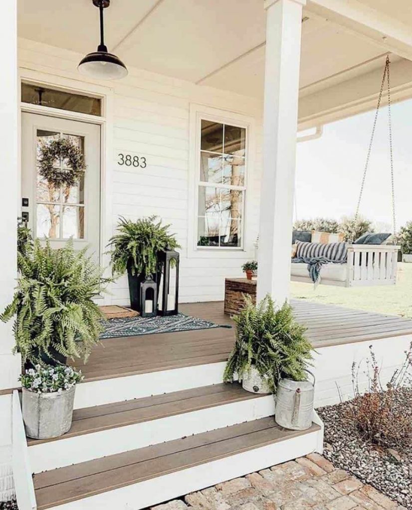 What is Farmhouse Style Decorating? (Explained with Photos)