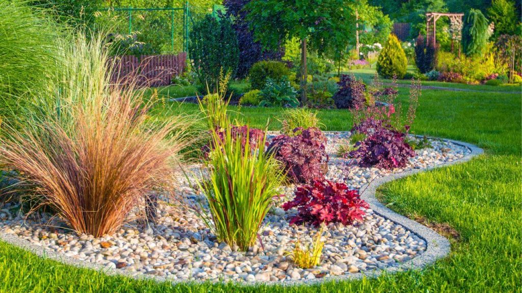 21 Beautiful Backyard Landscaping Ideas On A Budget