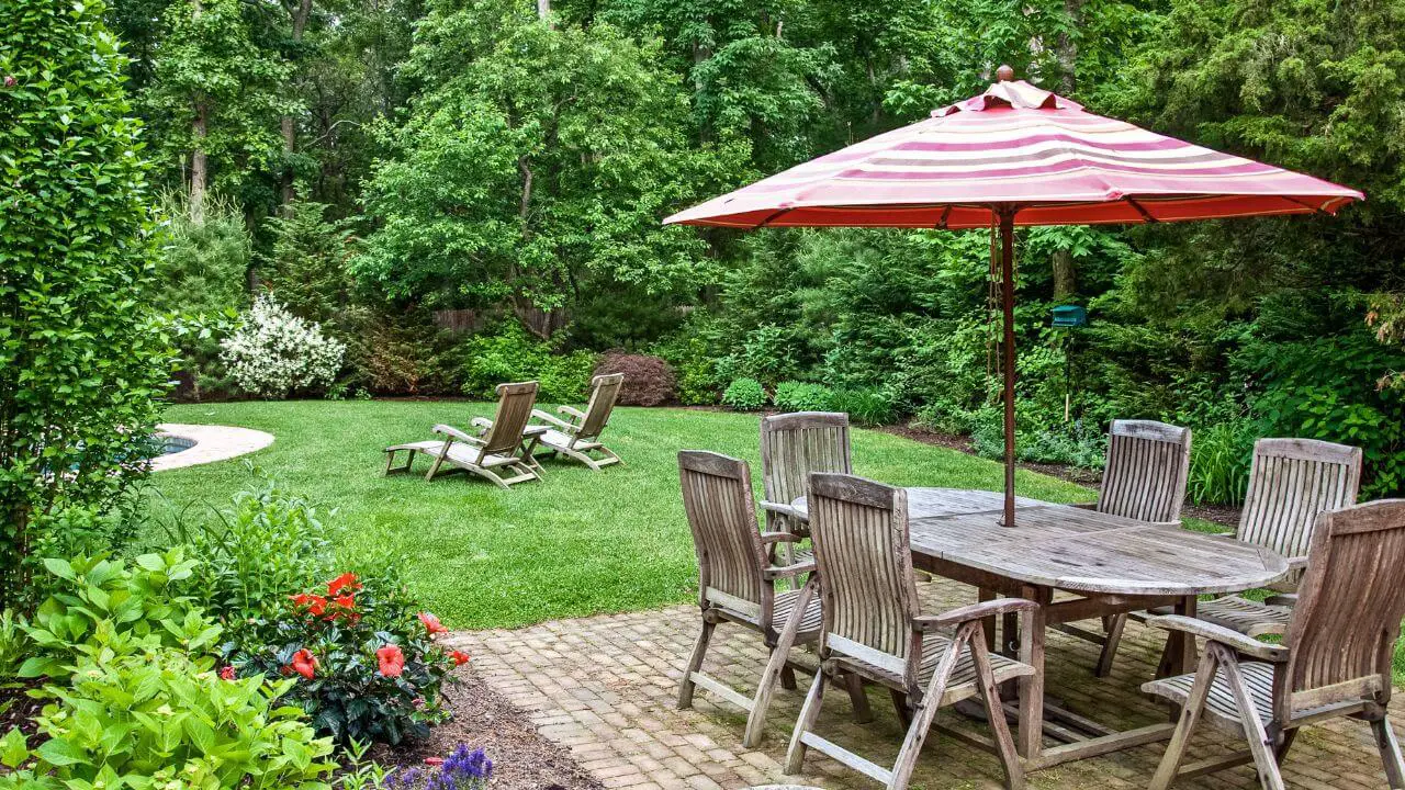 Large backyard landscaping ideas