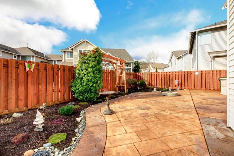 21 Beautiful Backyard Landscaping Ideas On A Budget