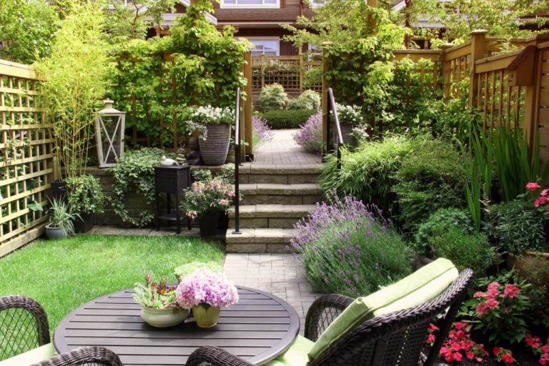 21 Beautiful Backyard Landscaping Ideas On A Budget