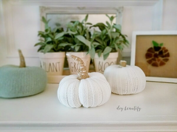 DIY plush pumpkins - sweater pumpkins