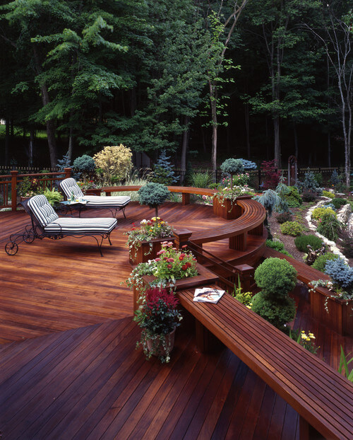 Soothing and Flowing Varying Reds and Browns Deck