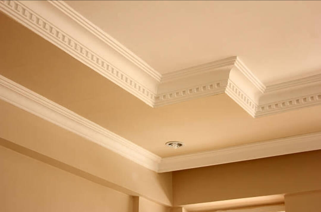 crown molding between ceiling and wall