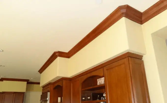 WOOD CROWN MOLDING 