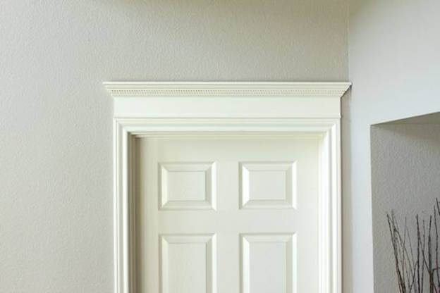 CROWN MOLDING FOR DOORS