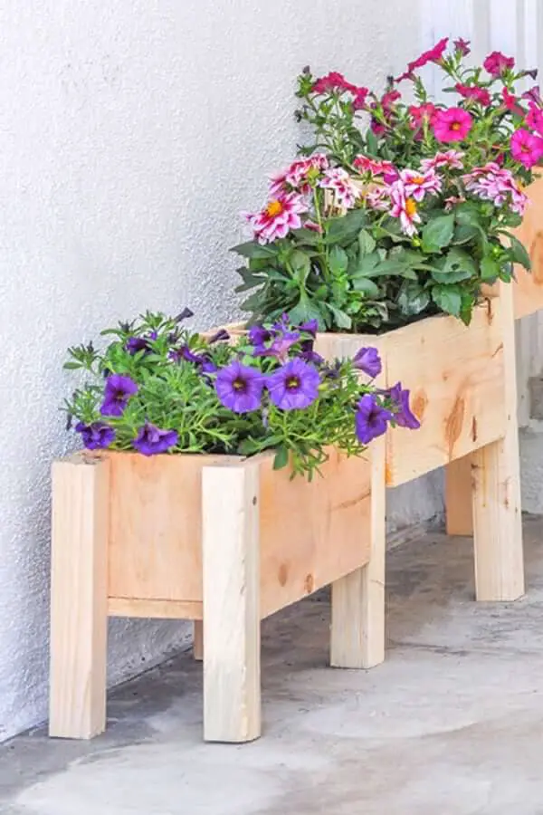 Cheap DIY Planter Box planters with different levels