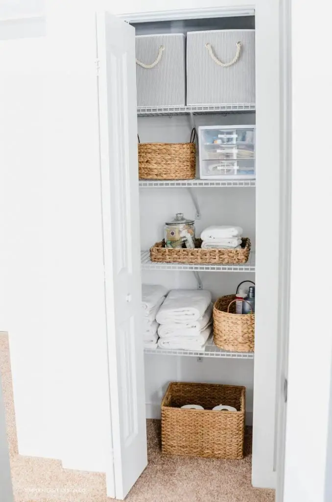 30 Best Linen Closet Organization Ideas for a ClutterFree Closet!