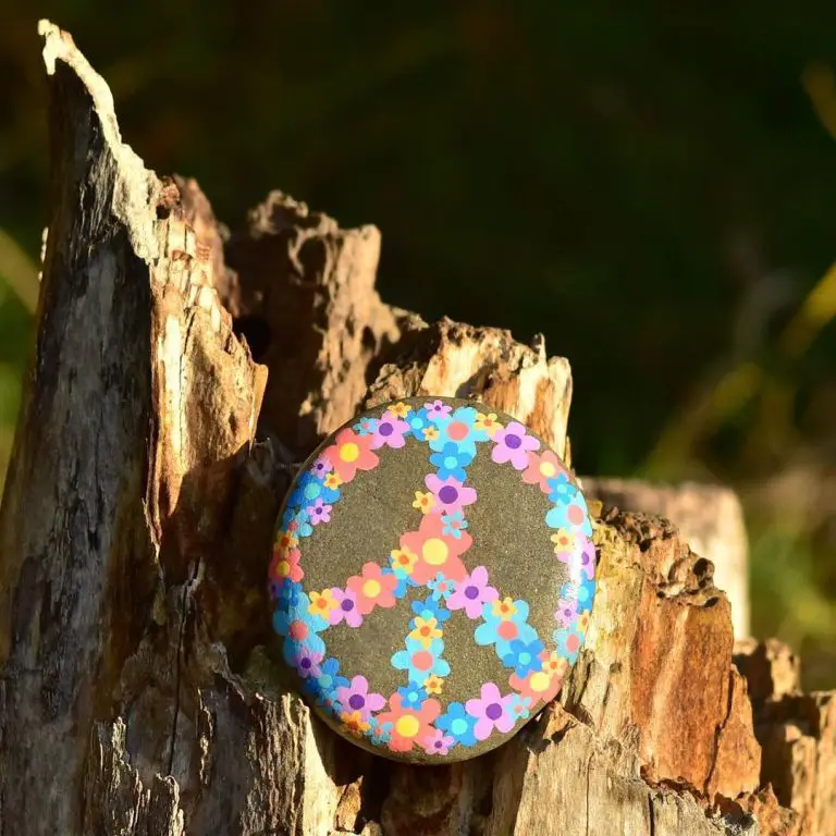 Peace-Sign-Painted-Stone