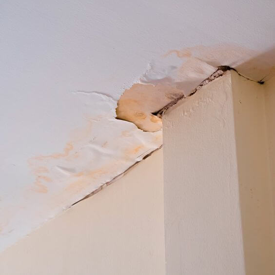Yellow or brown cracks - Types of ceiling cracks
