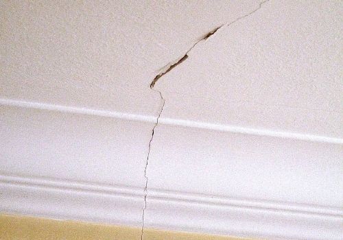 different types of ceiling cracks