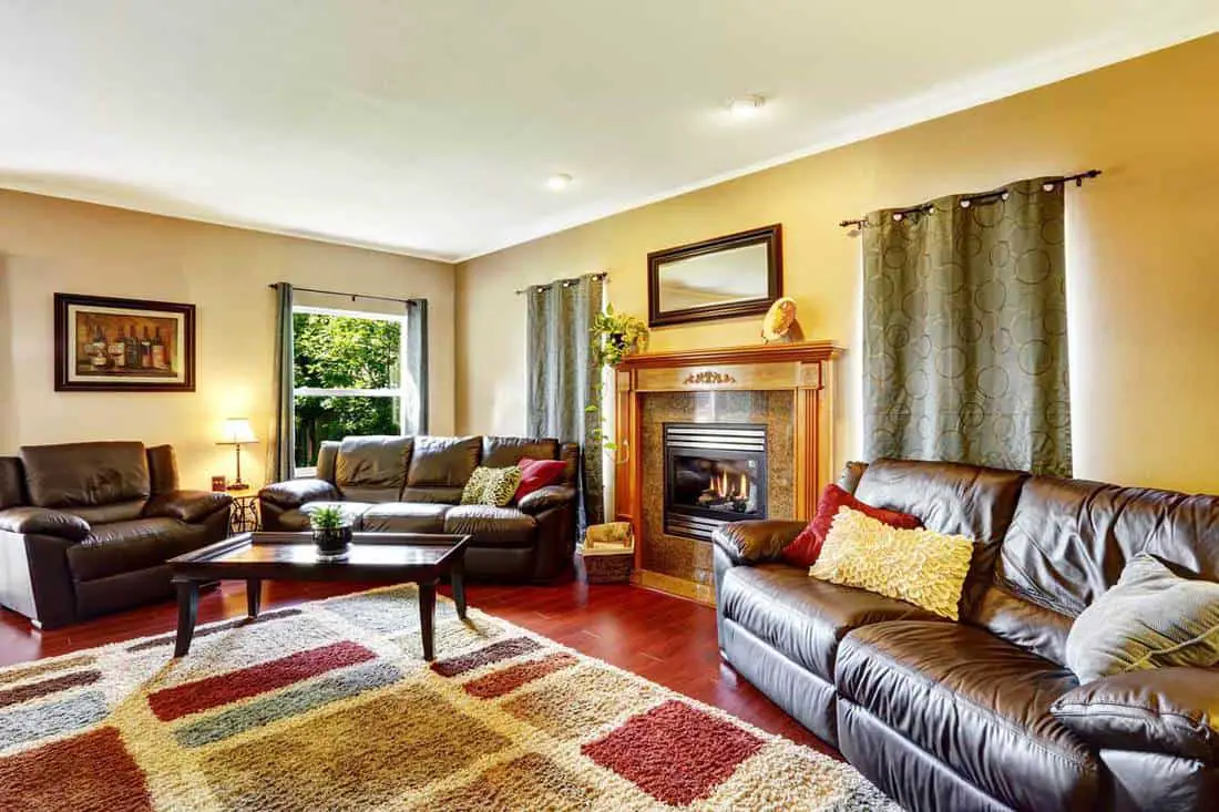 Big Leather Couches In Living Room