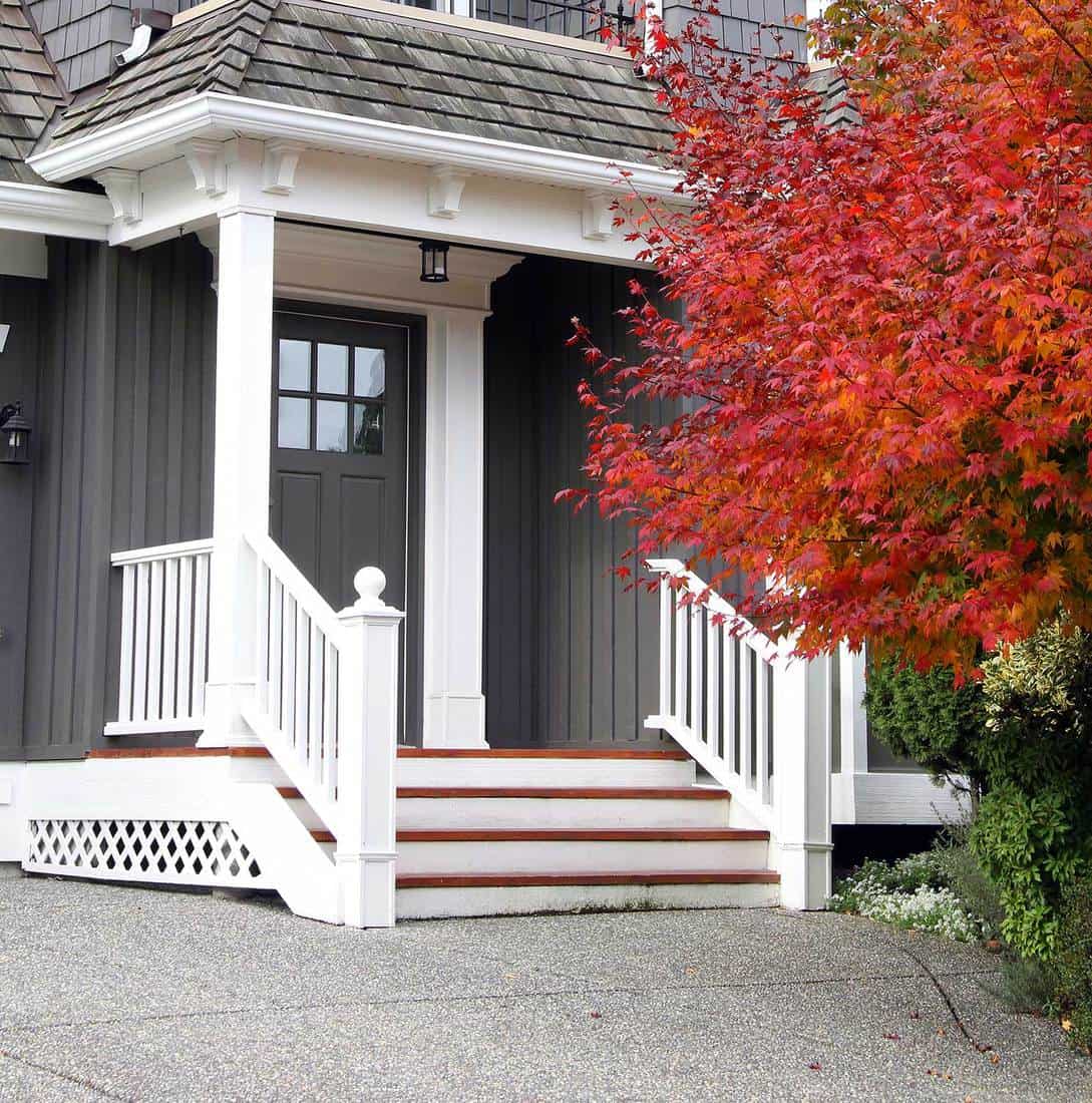 gray door for gray house - Beautiful upscale grey house