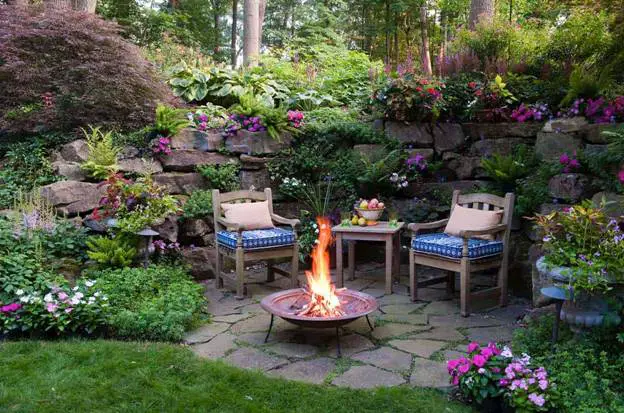 Corner Garden with Outdoor Entertainment Area