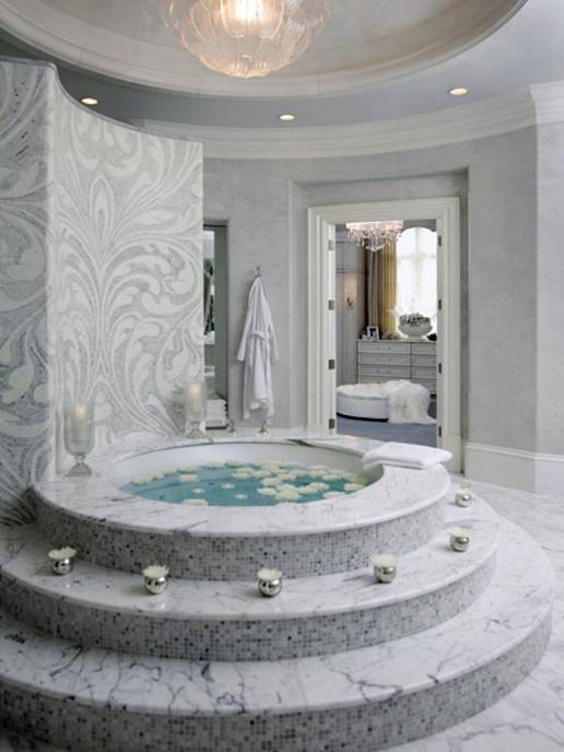 Luxurious Circular Bathtub