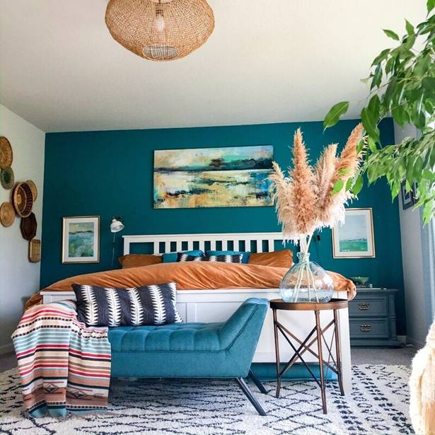 sitting area in master bedroom - Do not be Afraid of Going Bold