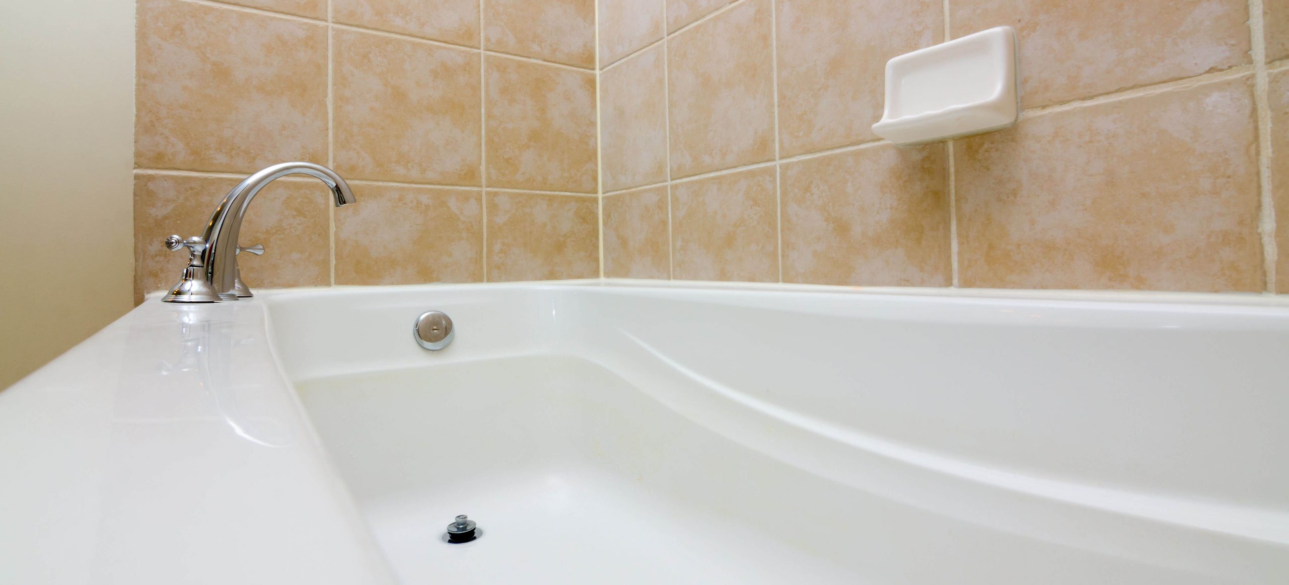 How to Block a Bathtub Drain Without a Plug - DIY Bathtub Stopper