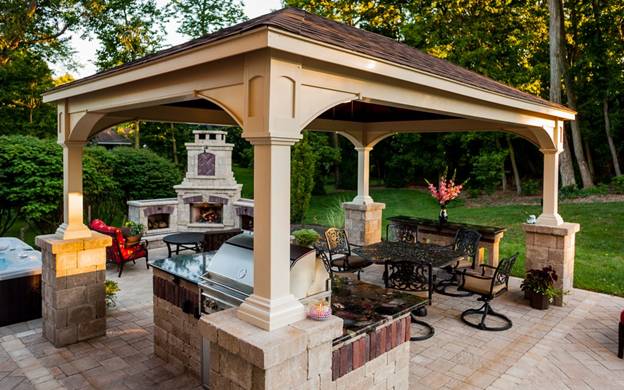 Outdoor Space with a Classic Flair