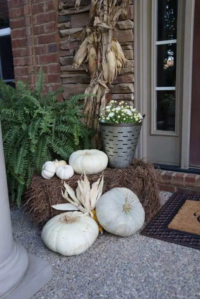 Classic Fall Decor - small front porch decor ideas