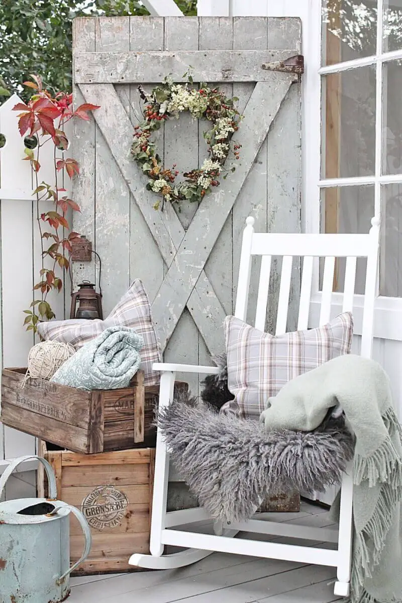 Rustic Farmhouse Porch Décor with a Barn Charm