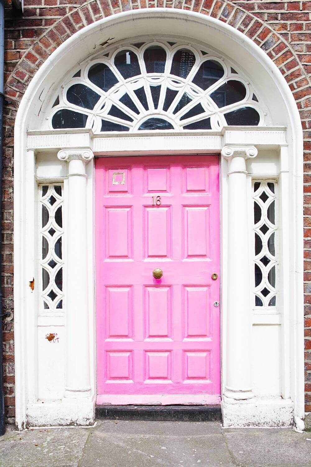 40+ Stunning Front Door Color Ideas For Red Brick House