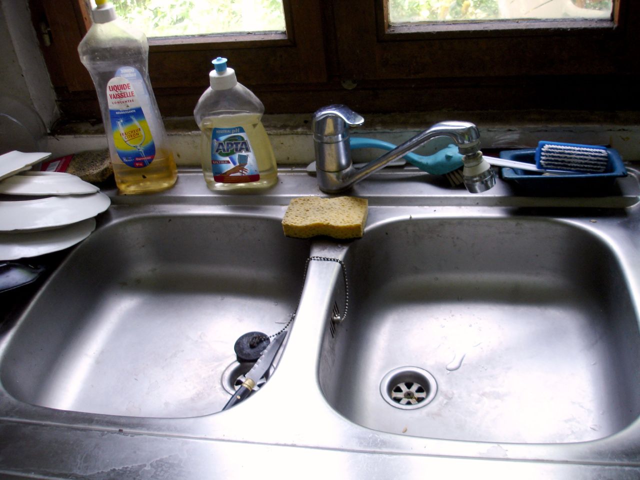 kitchen sink suddenly stopped working