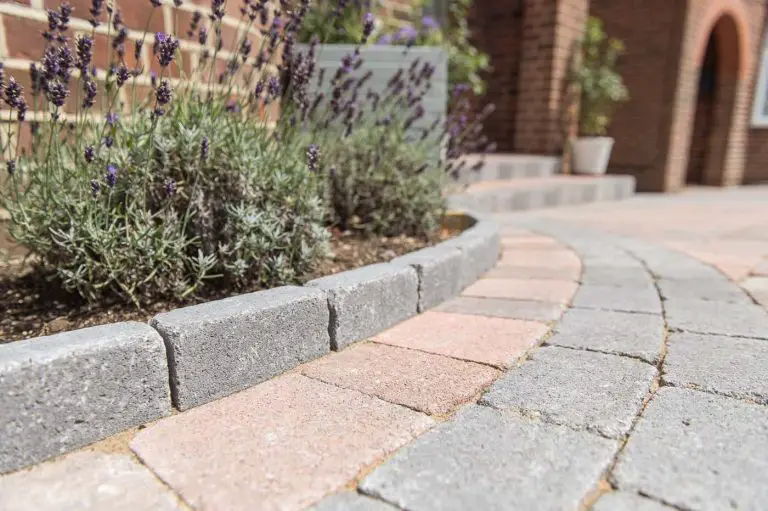 21 Top Driveway Edging Ideas That Will Improve Your Yard