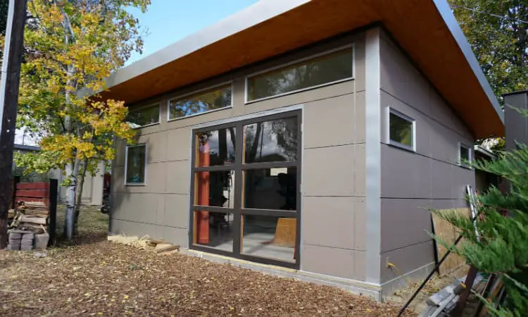 Modern backyard shed office