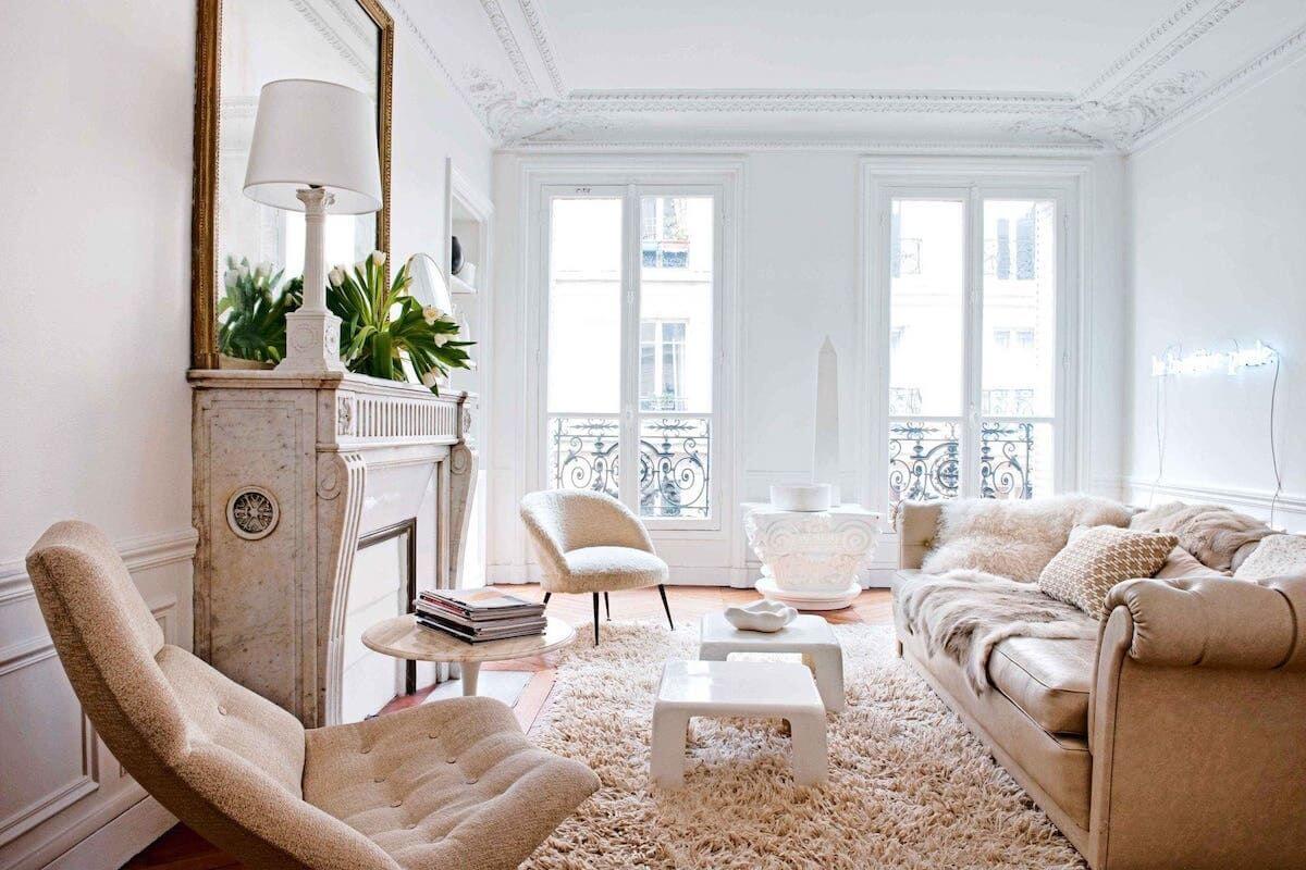 Parisian-living-room-with-beige-furniture