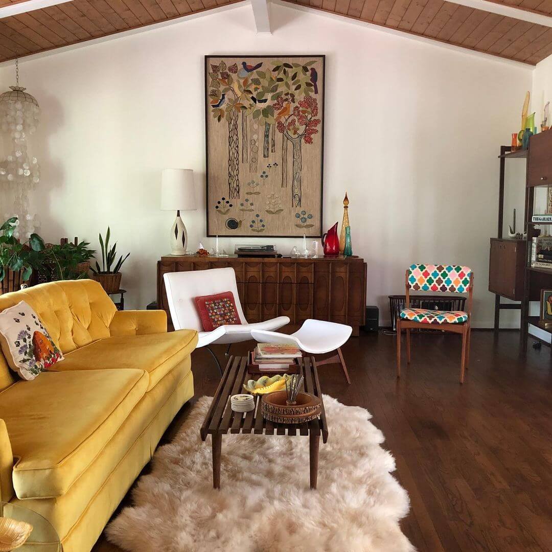Mid Century Modern Living Room Design with White Shag Rug