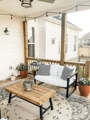 Simple Patio Decor