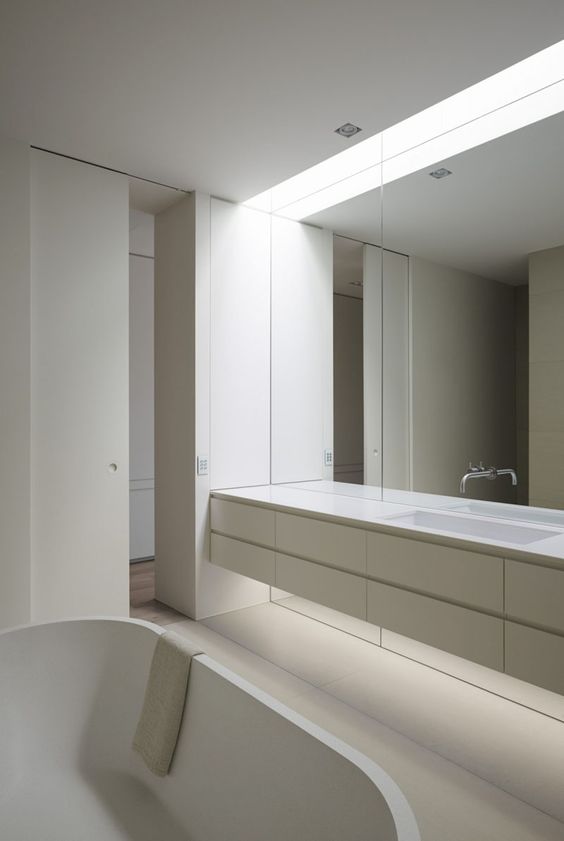 Modern and Contemporary Bathroom Mirrors