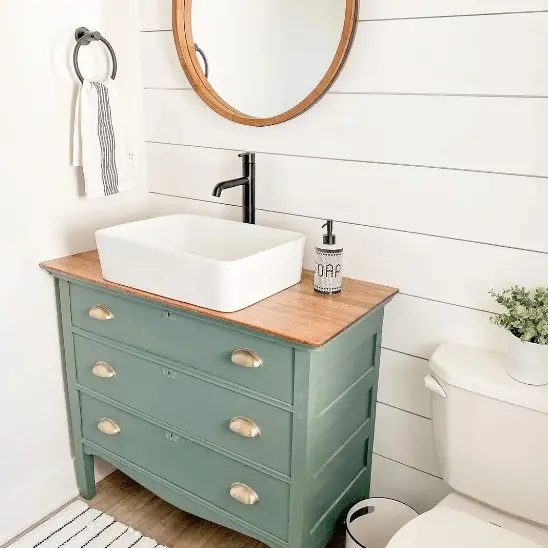 Dresser-Bathroom-Vanity_Courtesy-mimodfarmhouse_instagram
